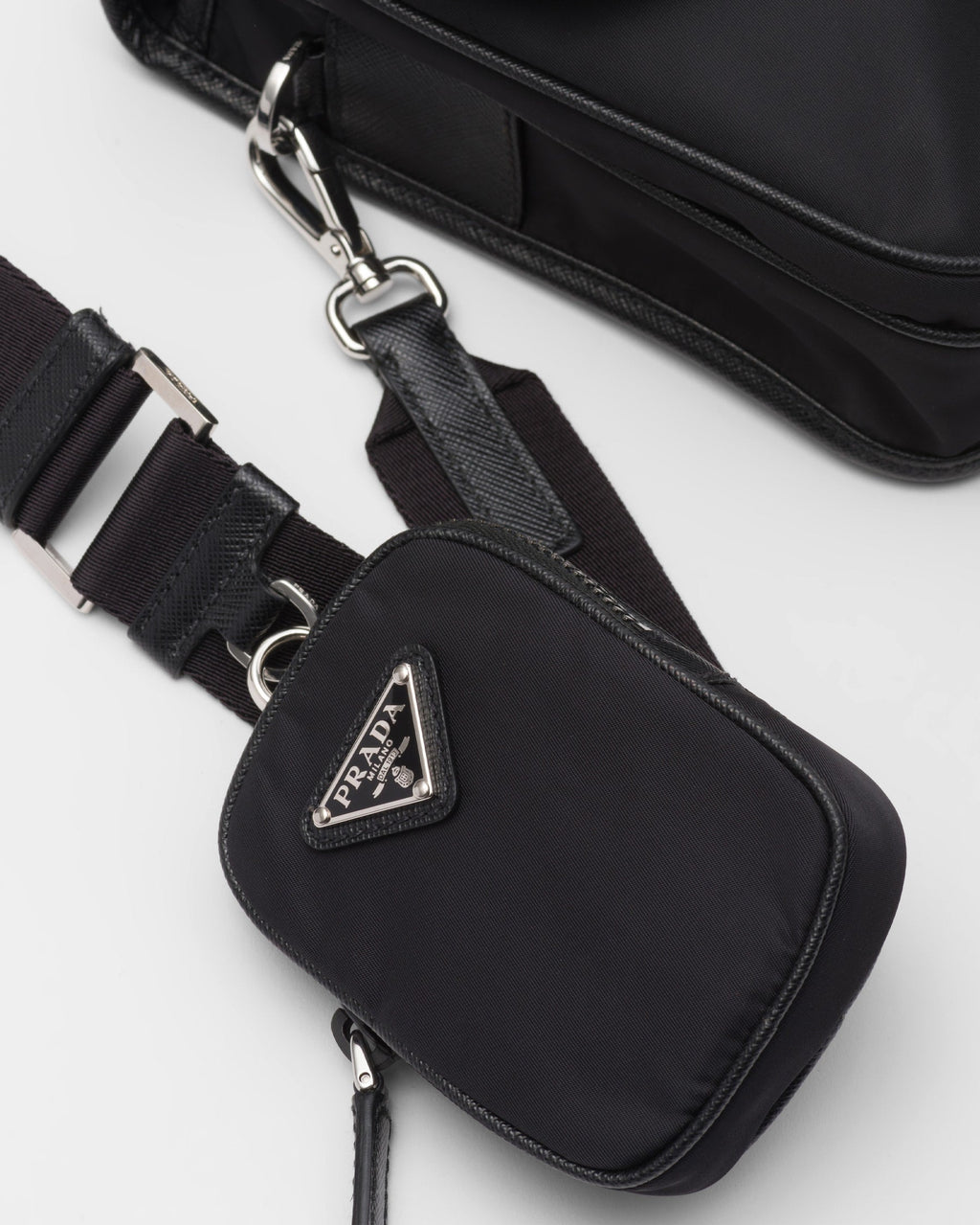 Sac porté épaule en Re-Nylon et cuir Saffiano