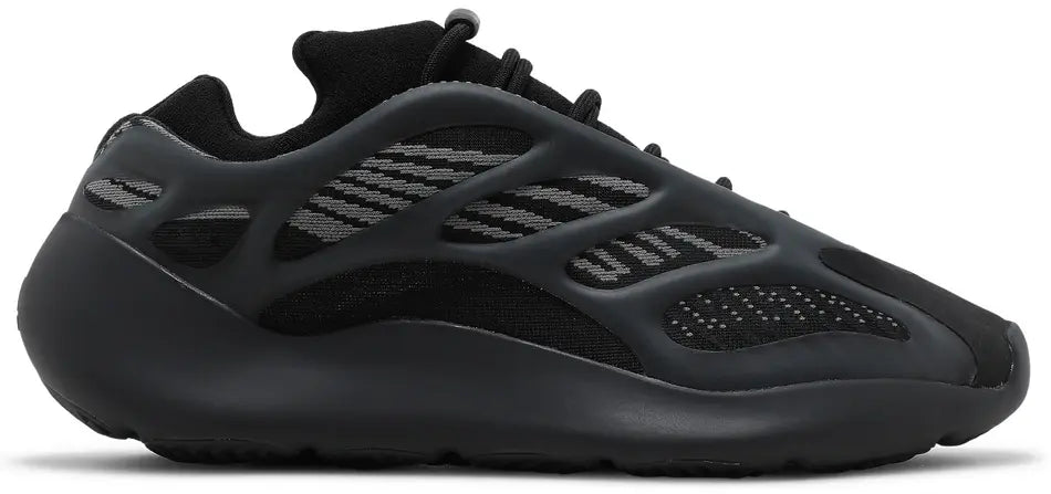 Yeezy 700 v3 noir